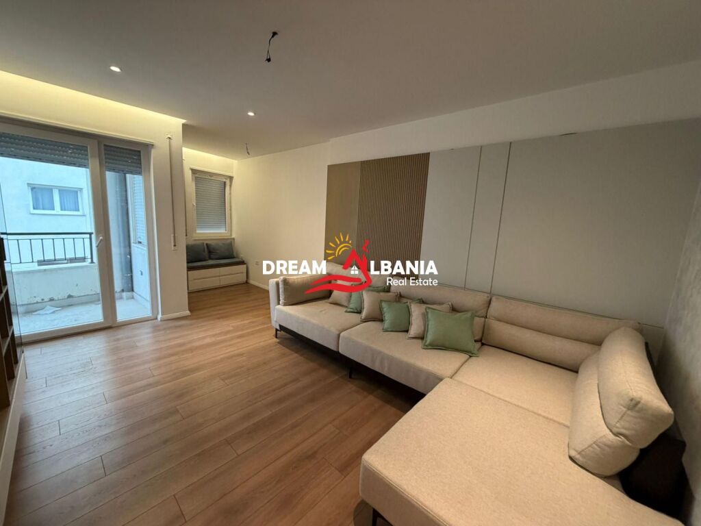 Shitet apartament 2+1 ne Qender te Tiranes prane Kafe Flora (ID 41211759)
