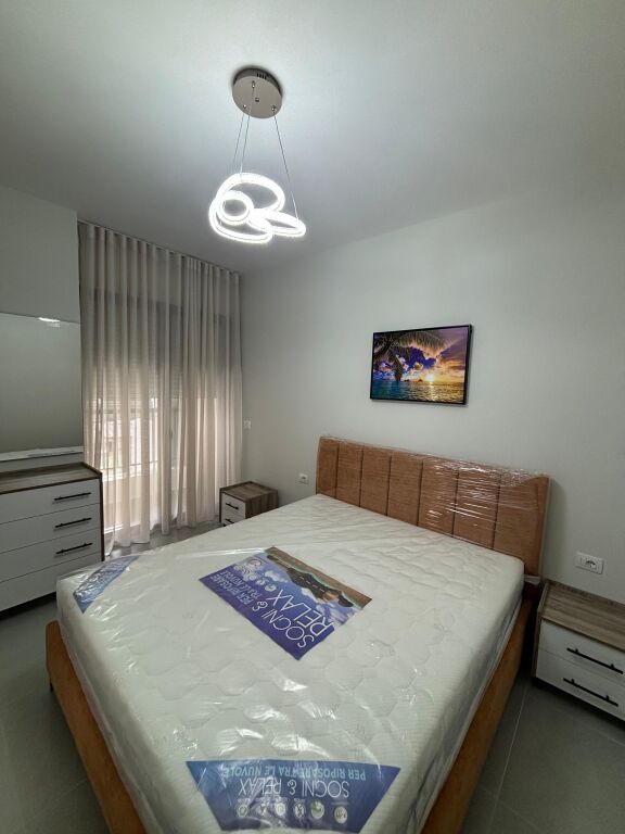Qera apartament 2+1   Rruga e durrsit pran coloseos   