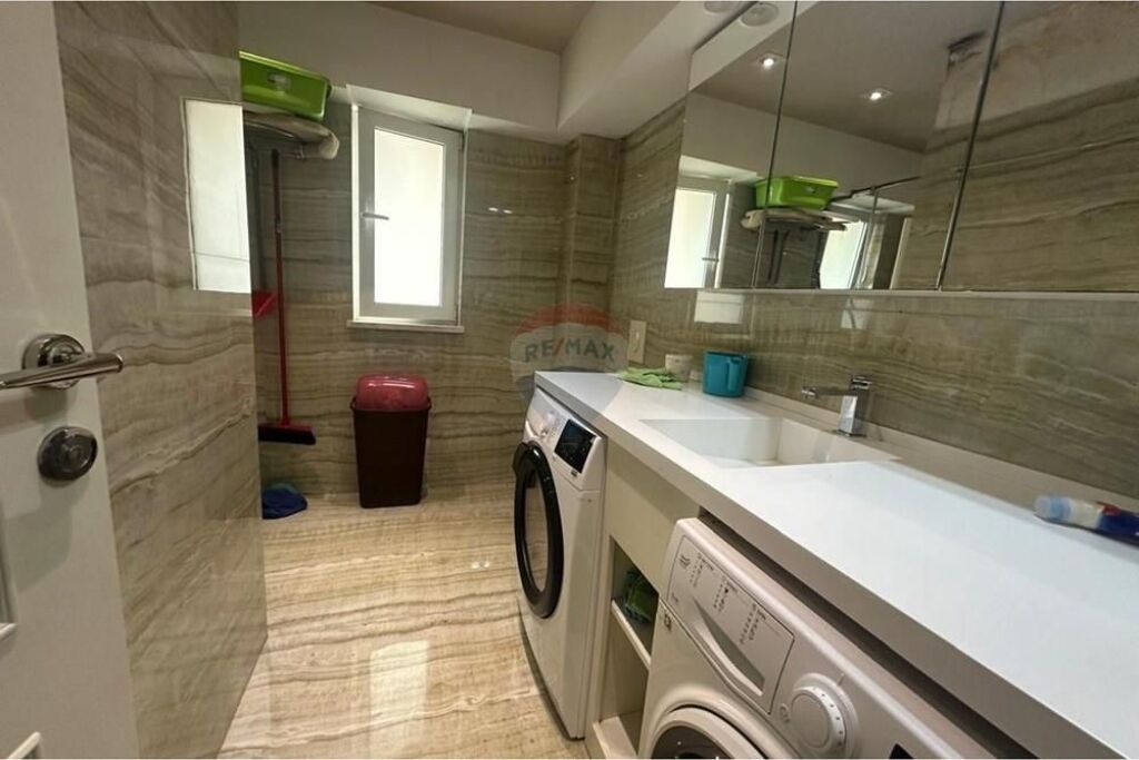 Shitet Apartament 2+1 në Qendër të Tiranës