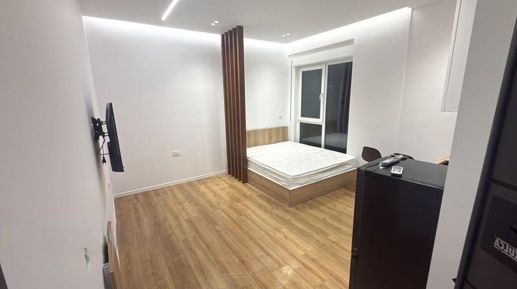 Jepet me qira garsoniere tek 5 Maji