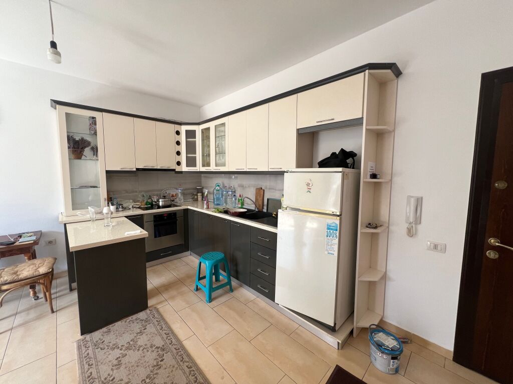 2+1 Me Qera, Nela 6, Yzberisht