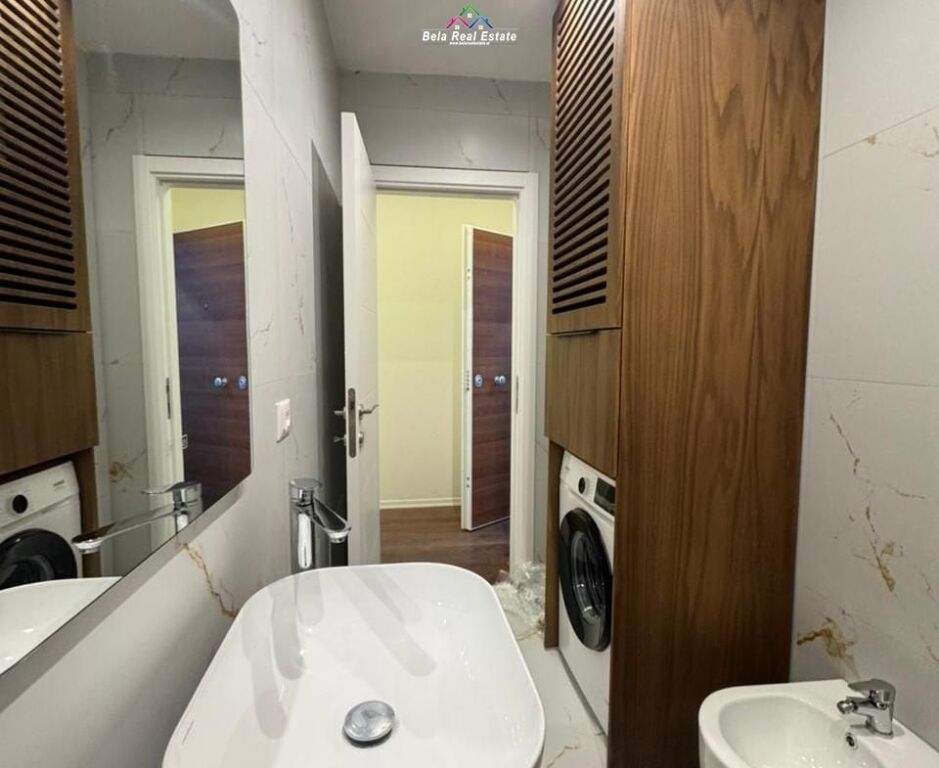 Apartament Me Qera 2+1 Ne Xhamllik (ID B2201715) Tirane