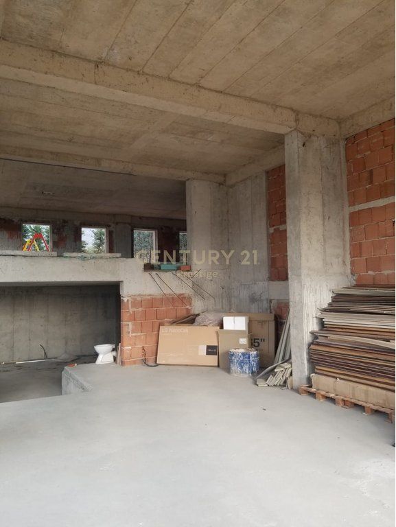 COMMERCIAL SPACE FOR RENT, LOCATED IN SHKOZE!