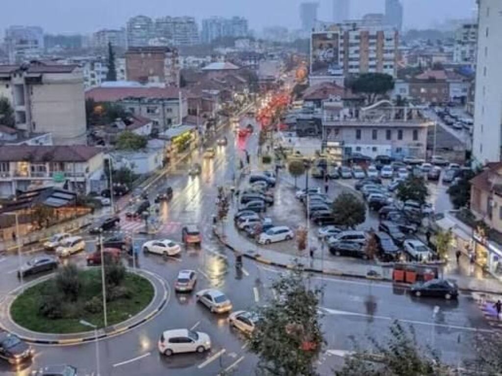 Apartament 1+1 per shitje te Komuna e Parisit