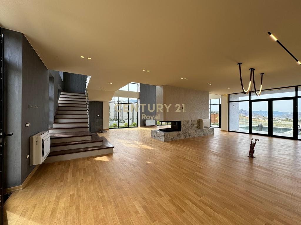 VILLA IN AFFITTO VICINO A ROLLING HILLS