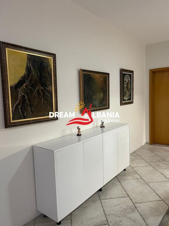 Kat vile me qera ,ne rrugen ,Qemal Stafa prane ,shkolles se Kuqe ne Tirane (ID4251140)
