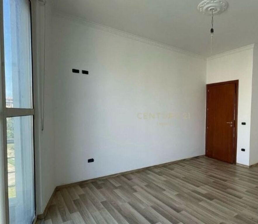Shitet apartament 3+1+2 – hapësirë familjare dhe standard modern