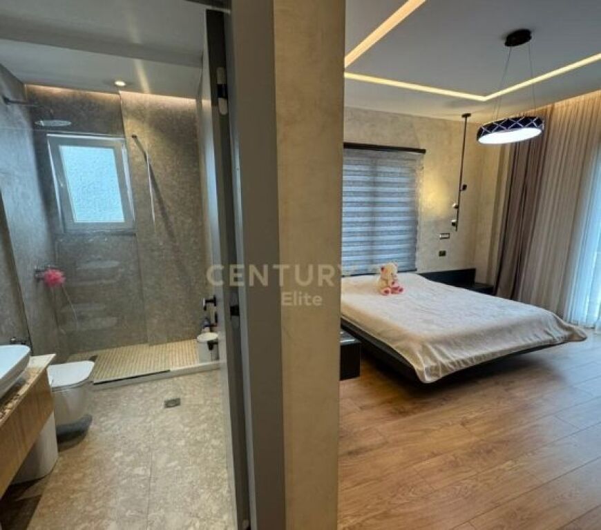 Villa su due piani in vendita – zona d'élite e sviluppo naturale