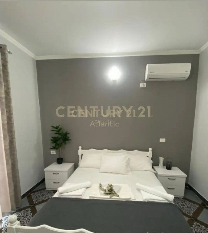 HOTEL PER QERA TEK SHKEMBI I KAVAJES 3800€ NE MUAJ !