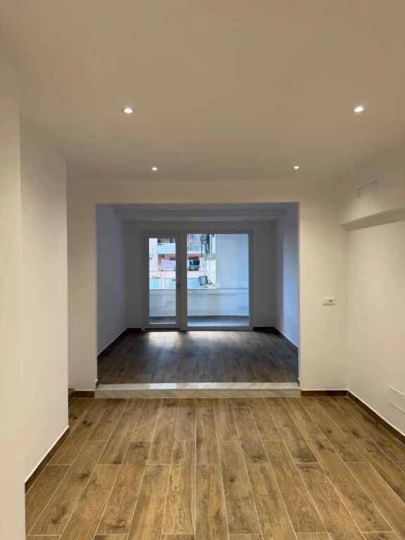 Rent | Business Premises | New Boulevard | 750 €/month