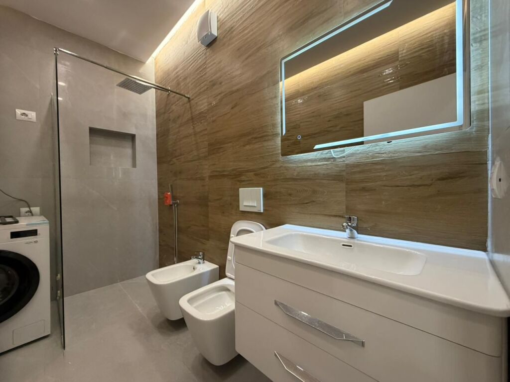 Apartament 1+1+Parking per qira tek Zogu i Zi.