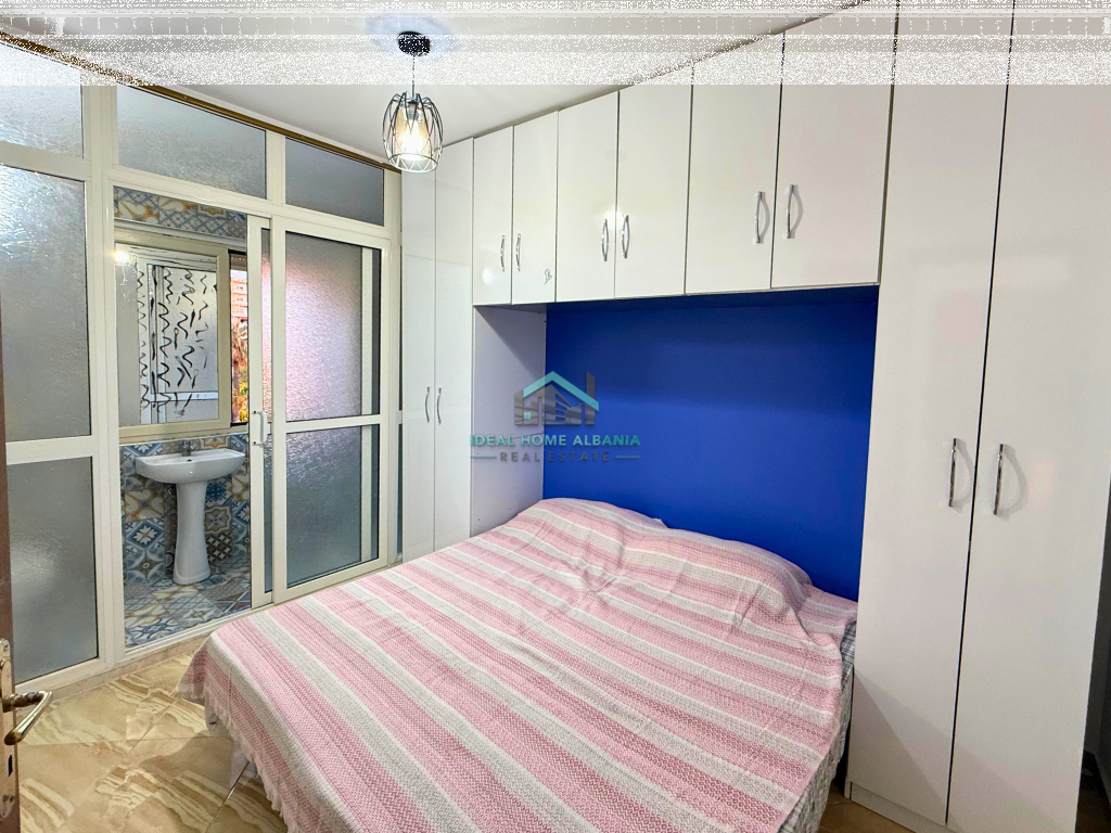 Apartament 1+1 i konvertuar në 2+1 për shitje – Lungomare, Vlore.