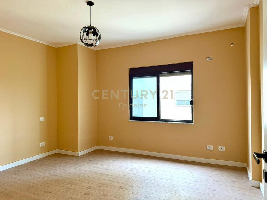 Shitet Apartament 1+1,Ish Rajoni Durres!!