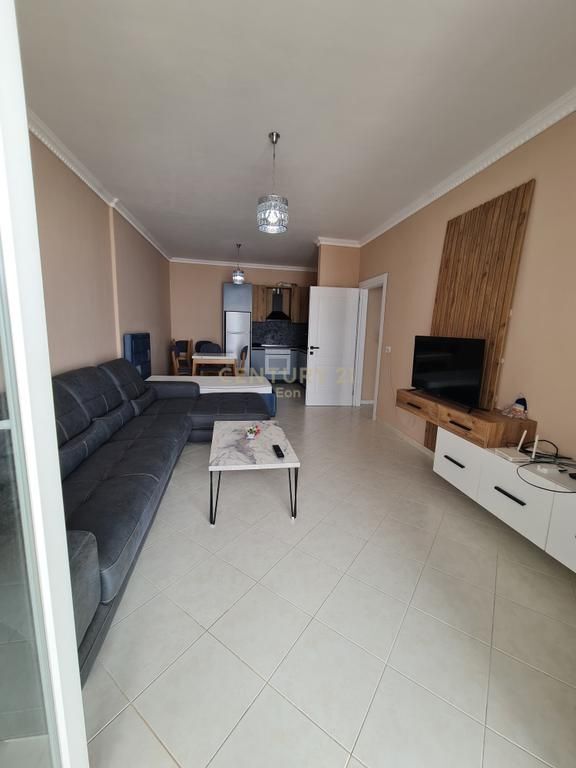 Shitet apartament 1+1 30m larg detit dhe Garazh në Qerret !
