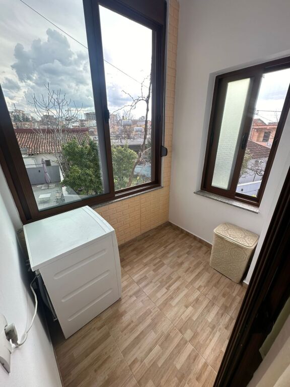 Jepet me qira apartament 1+1