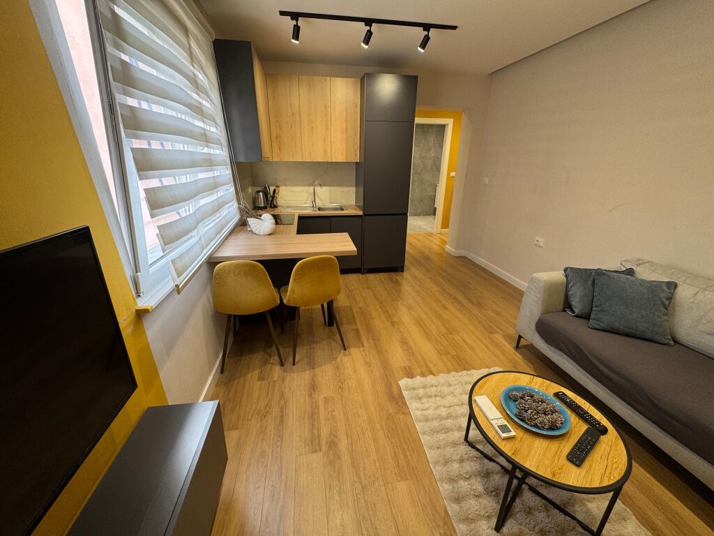 Super apartament me qira 5 minuta nga Qendra