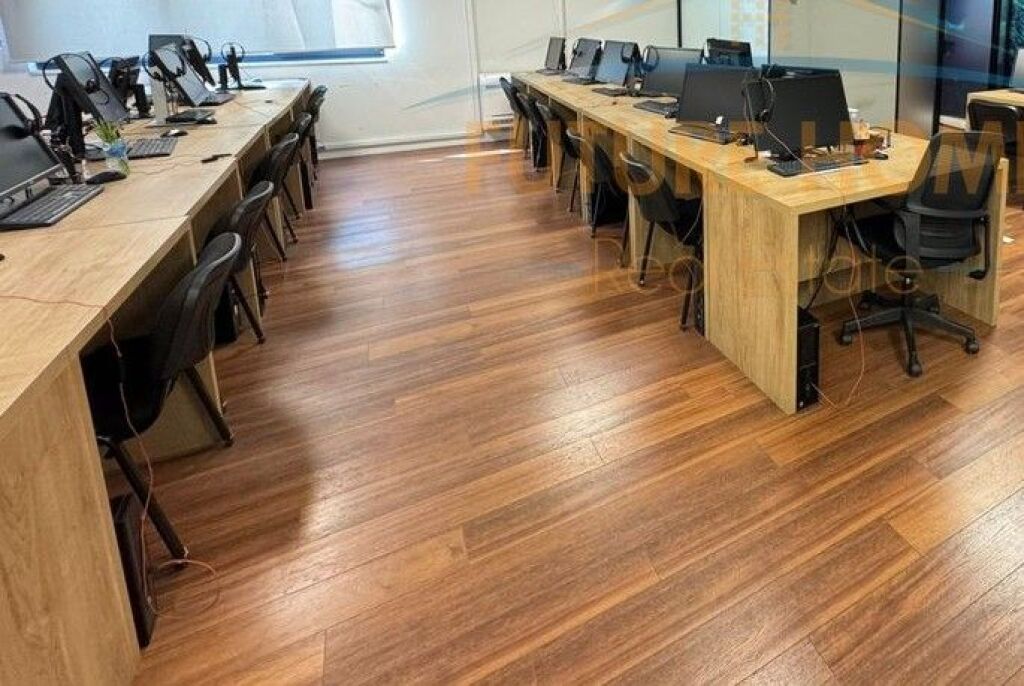 Qira, Ambient për Zyra , Shallvaret