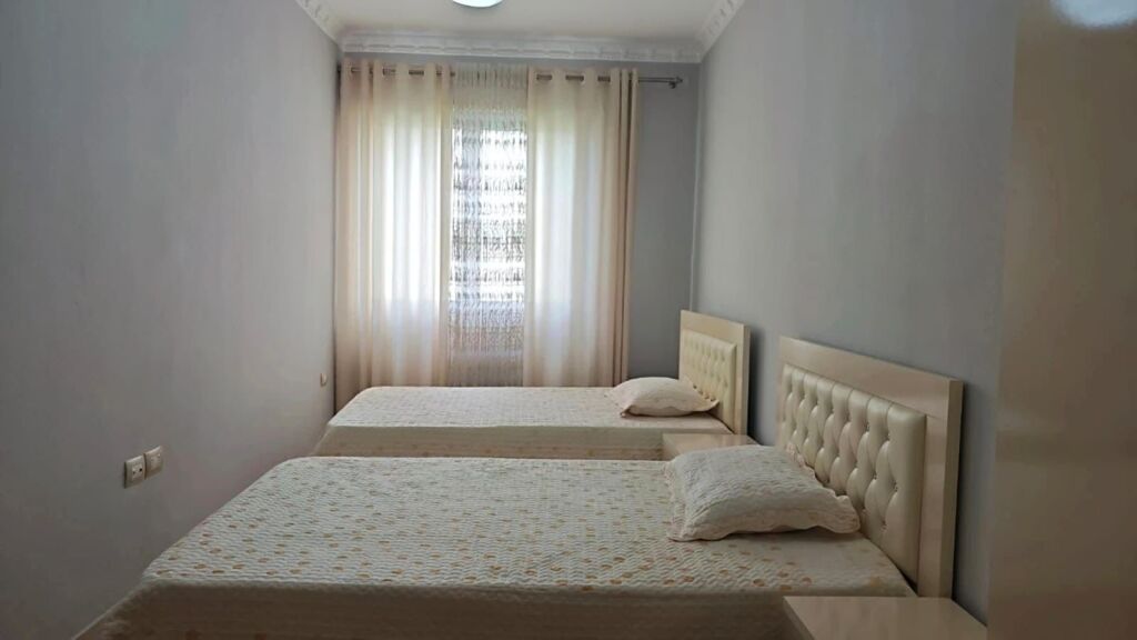 Jepet per qira Apartament 2+1+2 tualete+ Ballkon per qira ne Fresk!
