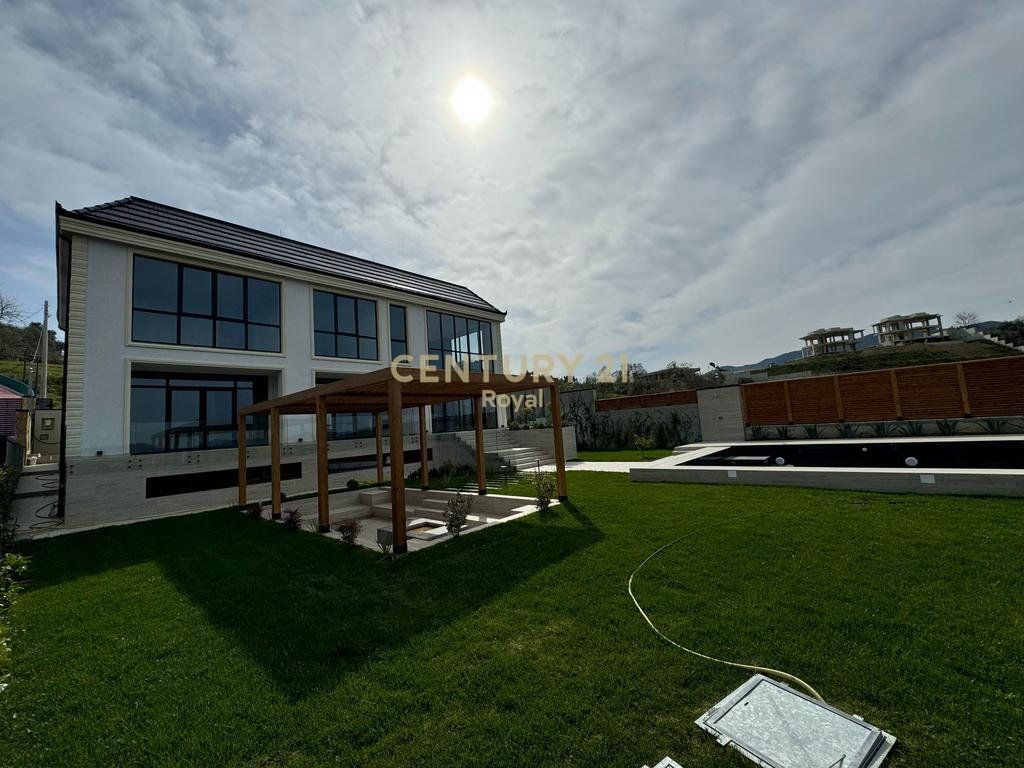 VILLA IN AFFITTO VICINO A ROLLING HILLS