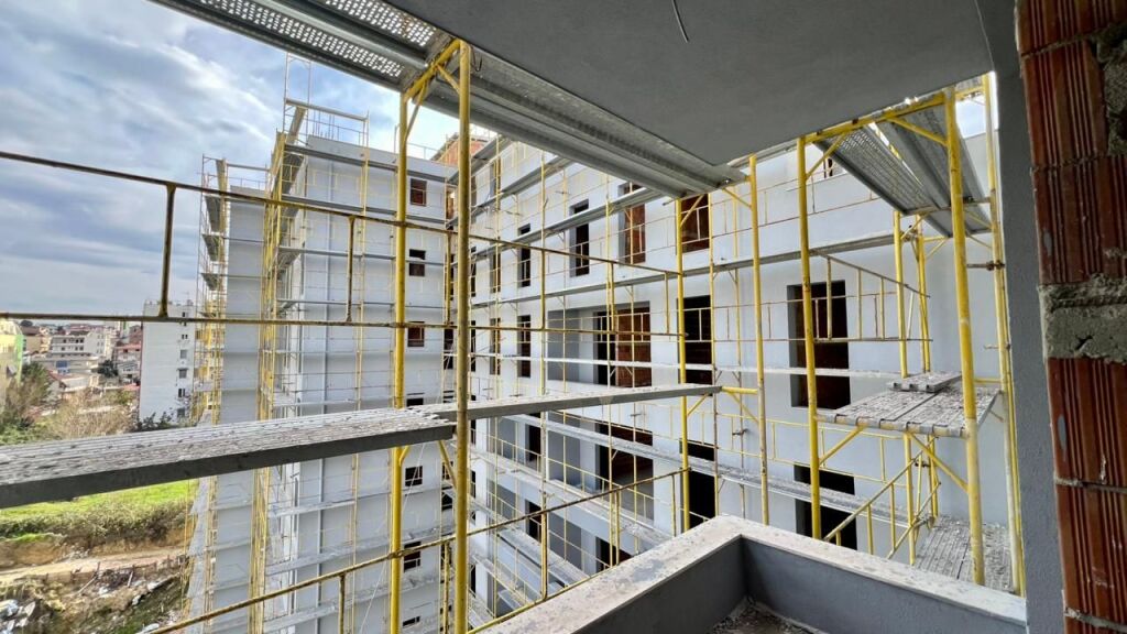 FOR SALE: 2+1 Apartment with Balcony (78 m²) 📍 Ali Demi – Idriz Dollaku Street Under Construction – Brick Phase || 6th Floor || €135,000 || Well-Connected Area 🏃🏻‍♂️