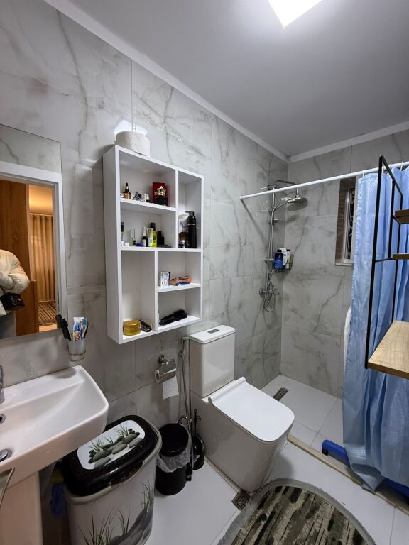 Garsionjere per qira Ali Demi !