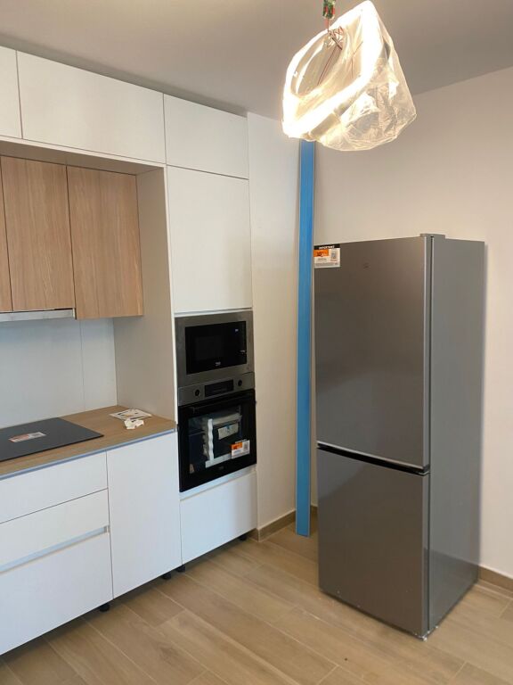 Affittasi appartamento 1+1+Balcone, 7° piano con ascensore, 600 €, vicino al Mercato Nuovo