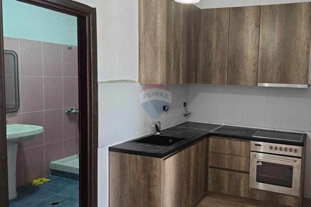 Apartment 1+1 for rent at Kompleksi Fratari Astir.
