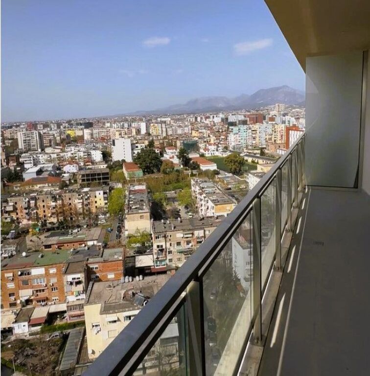 Ufficio In Affitto Al Golden Tower Al Mine Peza!