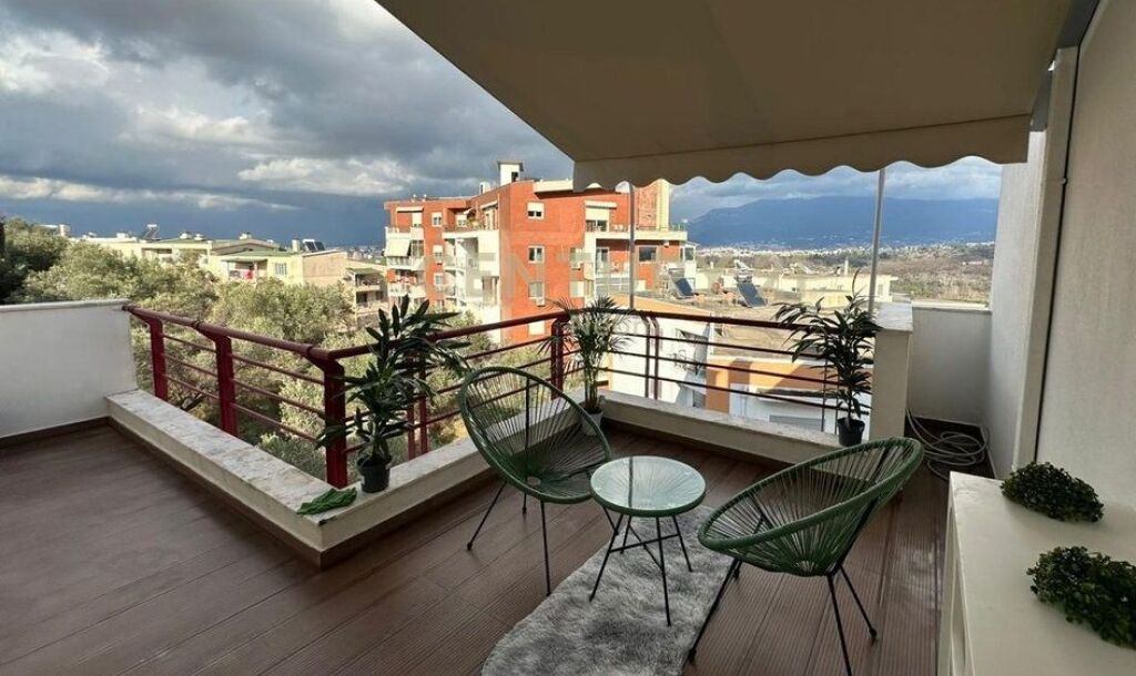 Apartament 2+1+2 me qira tek Liqeni i Thate