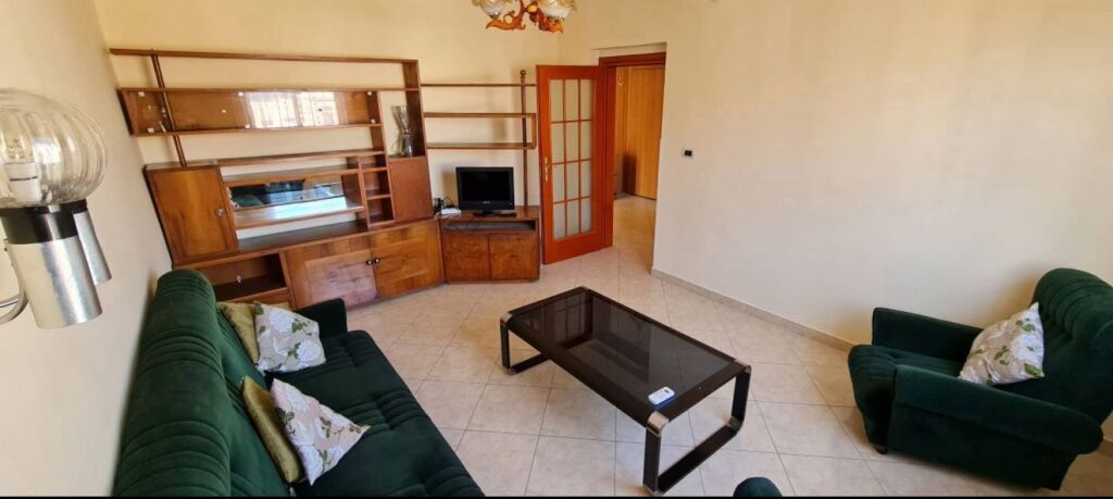 🏠 Jepet me Qira Apartament 2+1 te Pazari i Ri