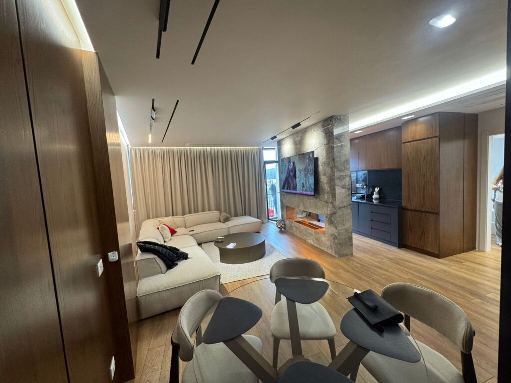 Lake View me Qera 2+1+1+🅿️