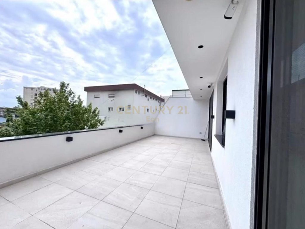 Apartament 3+1+2 Për Shitje në Ish-URT, Durrës - 180,000€ !