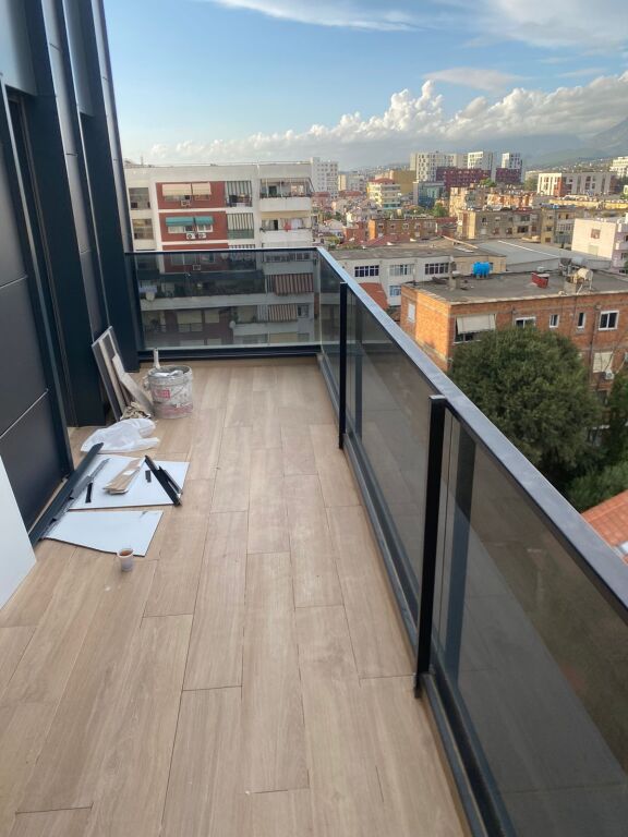 Affittasi appartamento 1+1+Balcone, 7° piano con ascensore, 600 €, vicino al Mercato Nuovo