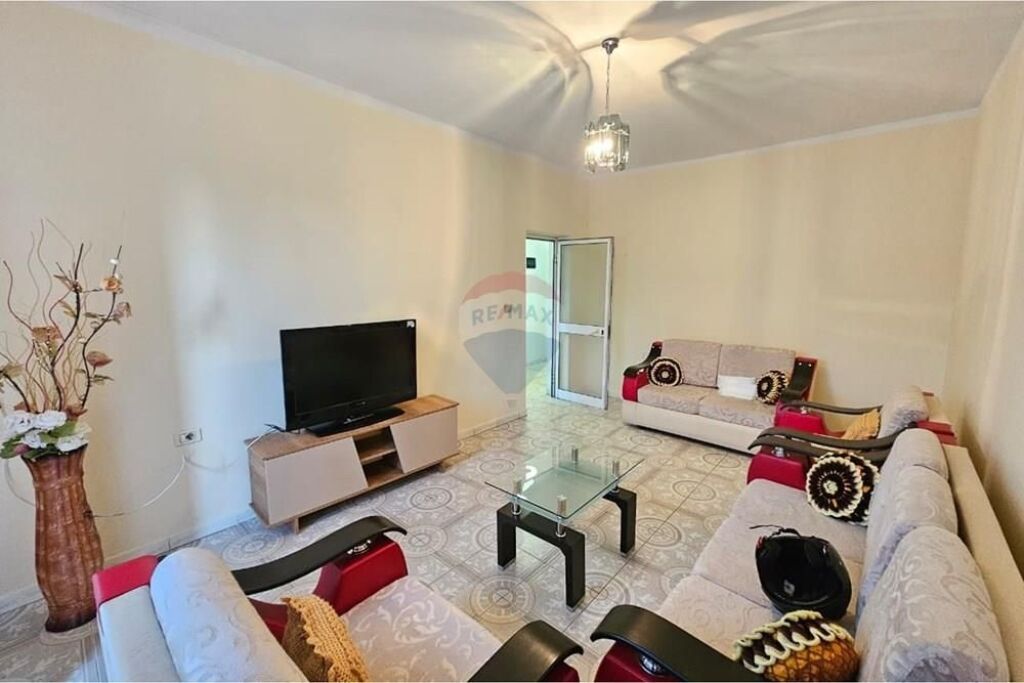 Apartment - For Rent - Square 21, Tirana