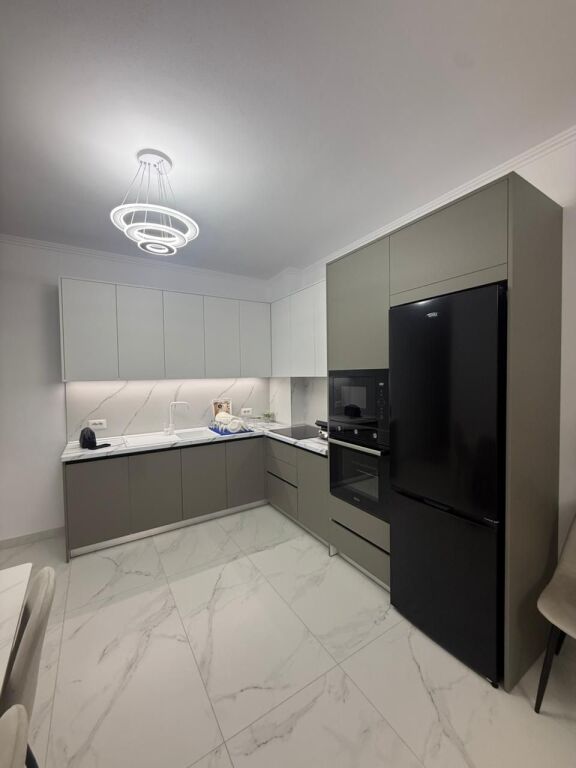 Jepet me qira apartament 2+1+2wc+2 ballkone ne Kamez