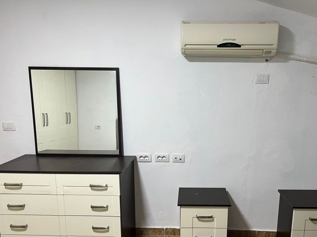 Tirane, shitet apartament 2+1+Ballkon Kati 4, 62 m² 160.000 € (Bulevardi Zogu I , Tirane)