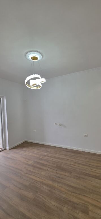 Rruga Bardhyl Shitet Apartament 2+1 buze  