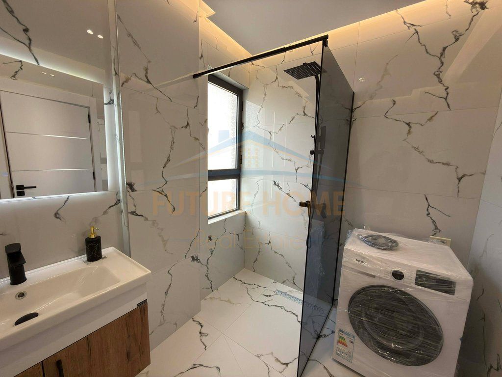 Shitet, Apartament 2+1+2, Pallati me Shigjeta