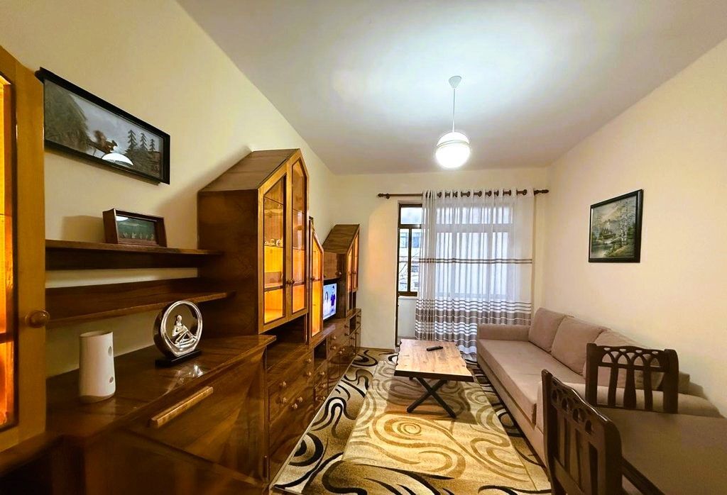 APPARTAMENTO 1+1 IN AFFITTO TIRANA E RE VICINO ALLA GARDE