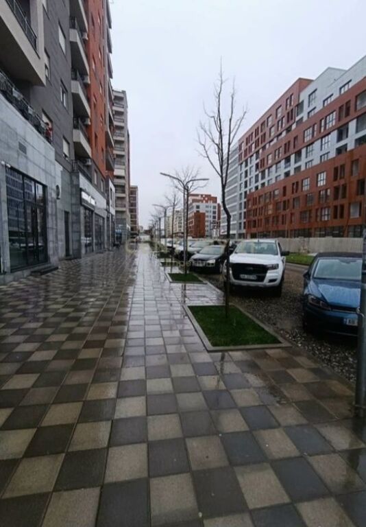 1+1 për qira Urban Gate, Astir