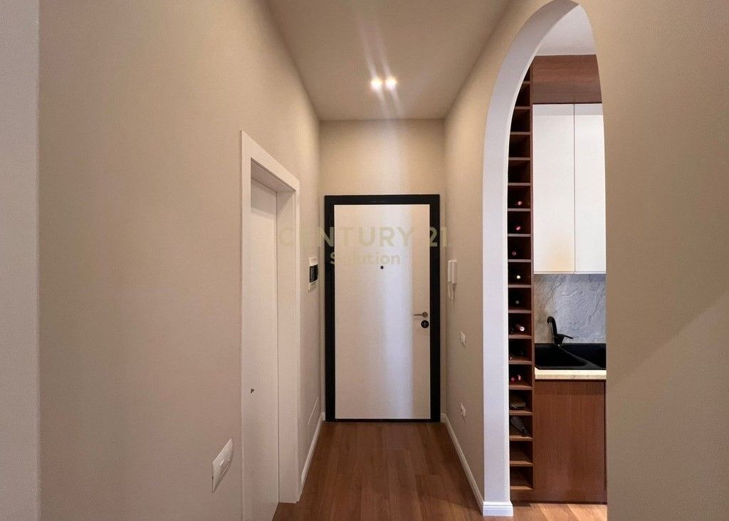 SHITET APARTAMENT 1+1 PRANE PALLATIT ME SHIGJETA