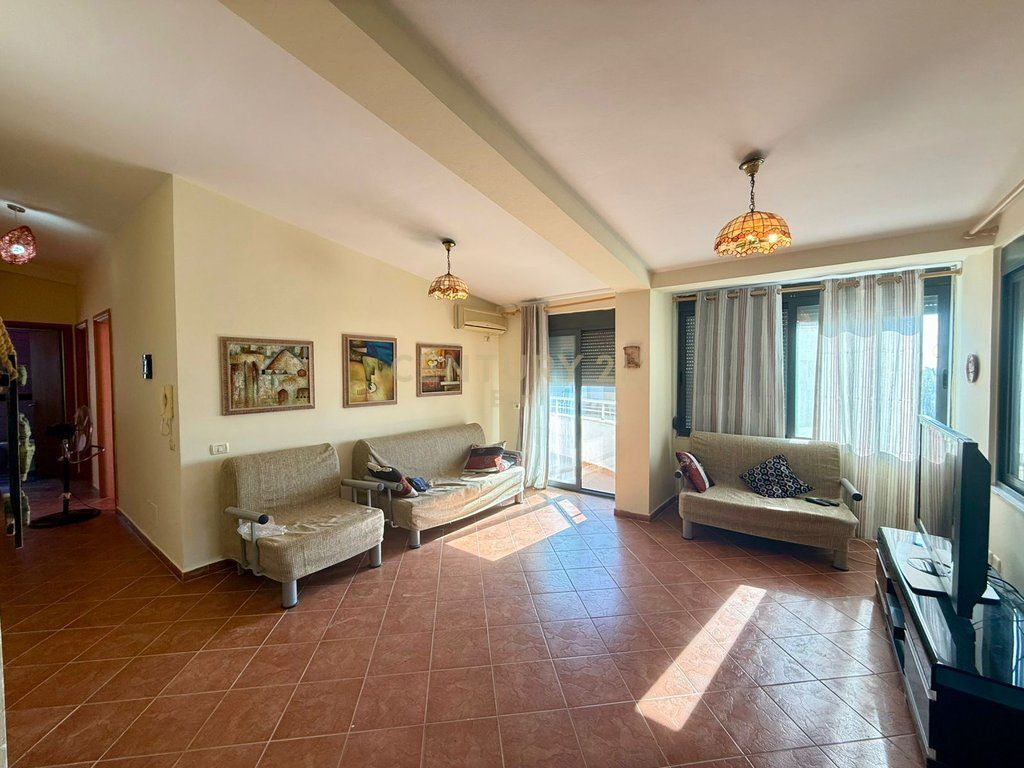 Shitet Papafingo me Pamje Deti, Golem - 160000€ !