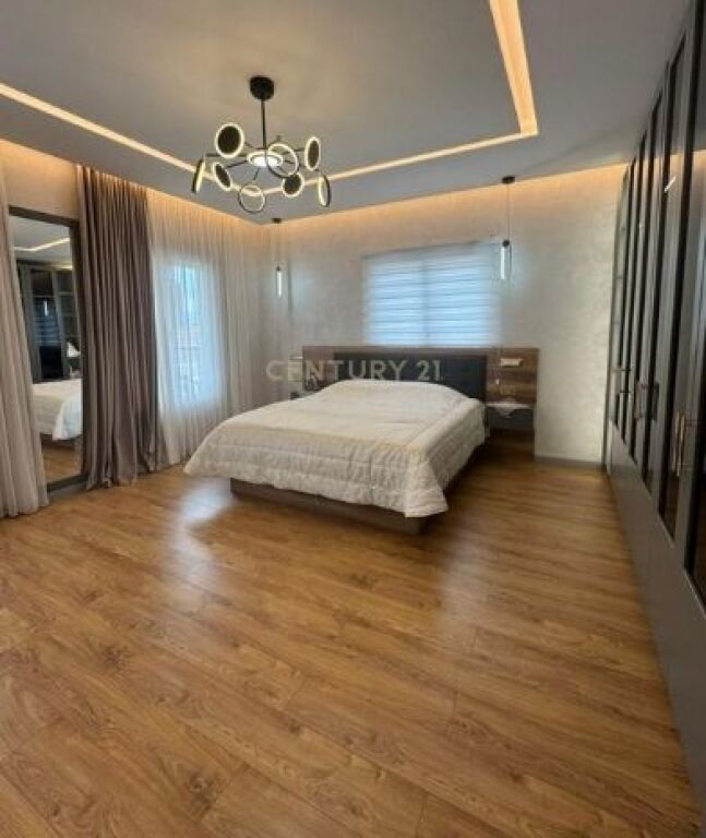 Villa su due piani in vendita – zona d'élite e sviluppo naturale