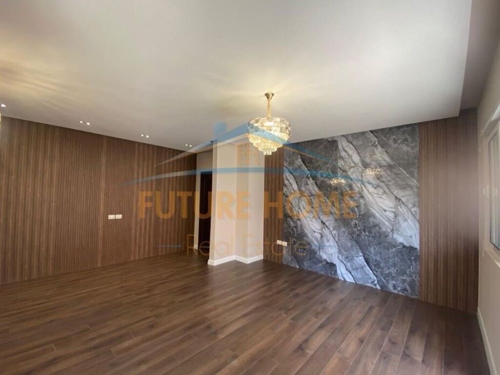 Shitet, Apartament 2+1+2, Kopshti Botanik