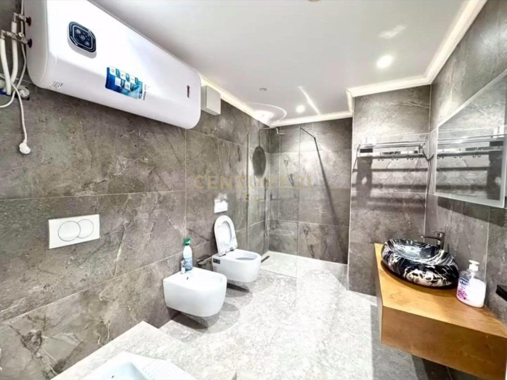 Apartament 3+1+2 Për Shitje në Ish-URT, Durrës - 180,000€ !