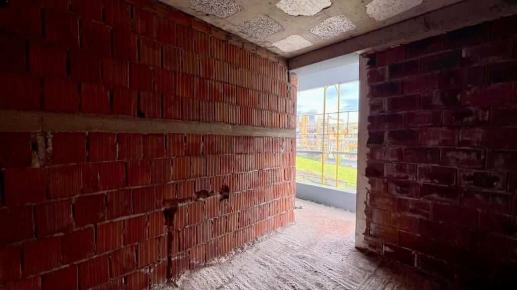 FOR SALE: 2+1 Apartment with Balcony (78 m²) 📍 Ali Demi – Idriz Dollaku Street Under Construction – Brick Phase || 6th Floor || €135,000 || Well-Connected Area 🏃🏻‍♂️