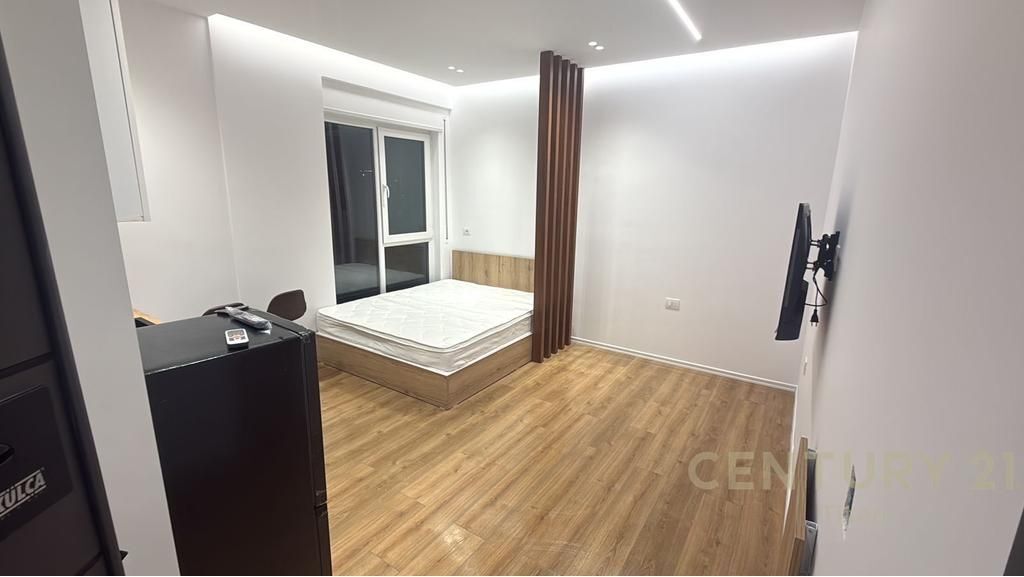 Jepet me qira garsoniere tek 5 Maji