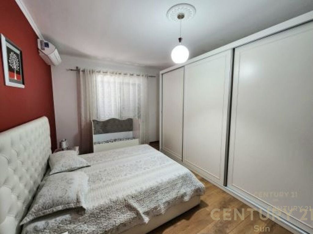 APARTAMENT 3+1+2 PER QIRA TE ZOGU I ZI.