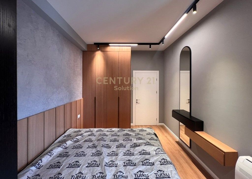 SHITET APARTAMENT 1+1 PRANE PALLATIT ME SHIGJETA