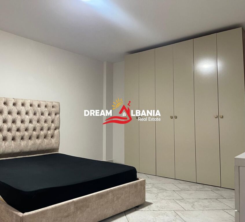 Kat vile me qera ,ne rrugen ,Qemal Stafa prane ,shkolles se Kuqe ne Tirane (ID4251140)
